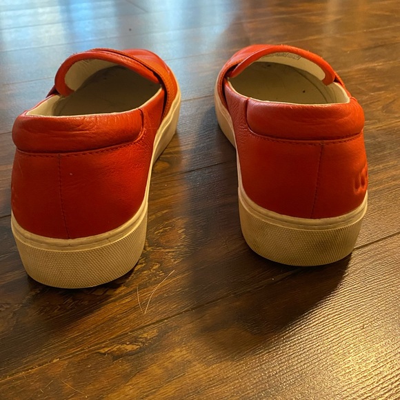 Ugg Red Slides Women’s Size 9 - Picture 4 of 4